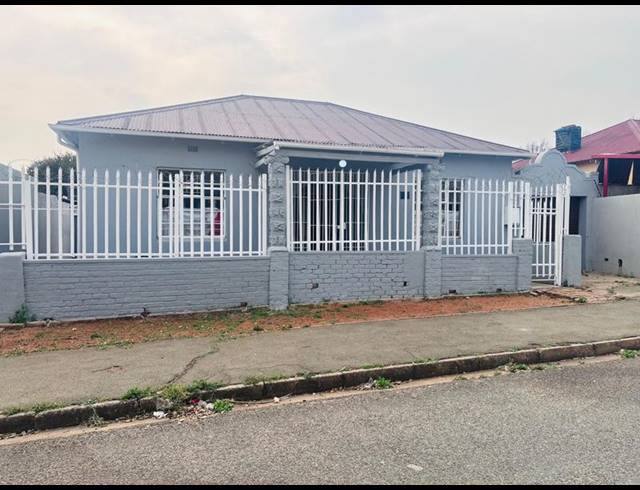 3 BEDROOM PROPERTY TO RENT IN NEWLANDS